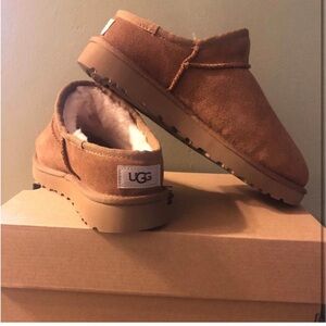 Ugg slipper boot. NWOT